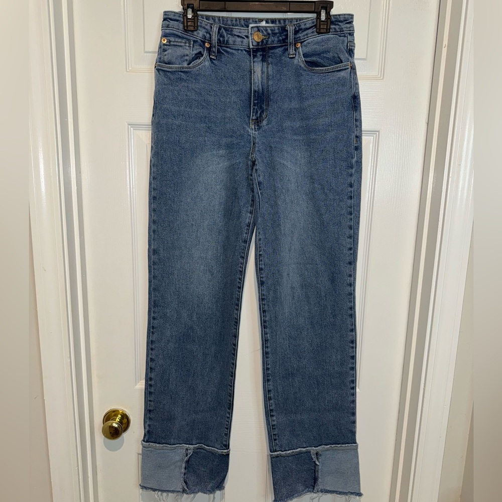 STS Blue Ankle Cropped Jeans in Classic Blue. Size 28